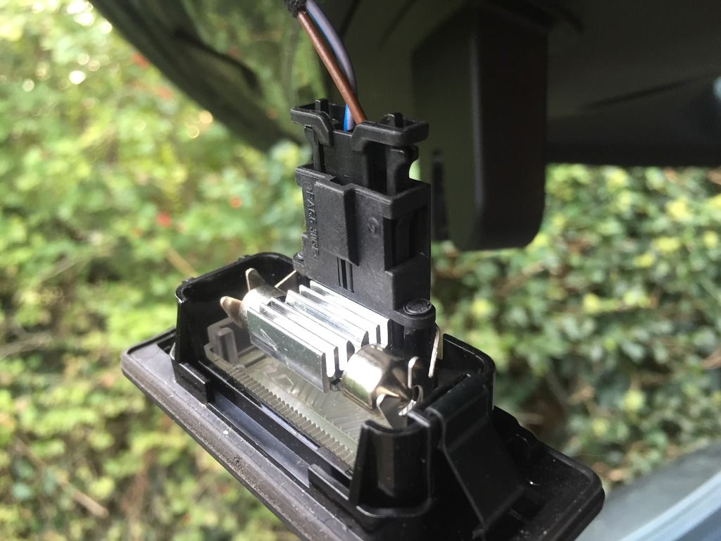 Changing number plate bulbs Audi TT Forum